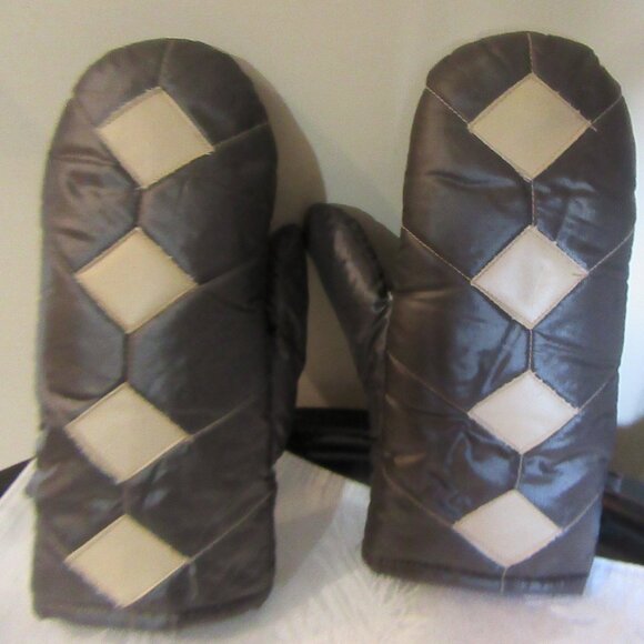 Nylon Material  Mitts - Picture 6 of 8